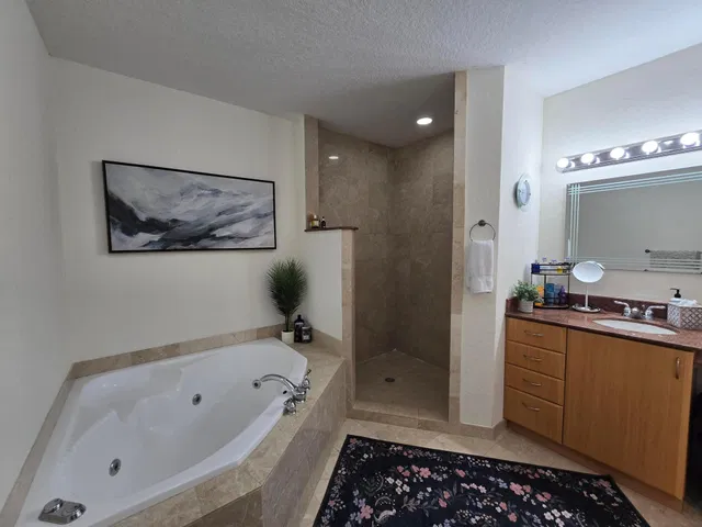 Unit 403 photo 38