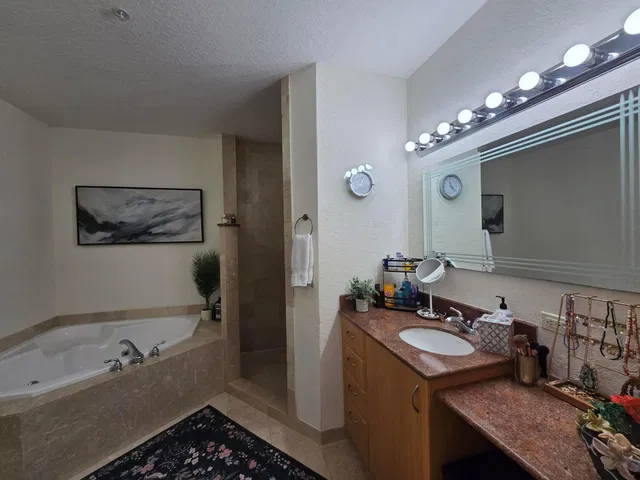 Unit 403 photo 39