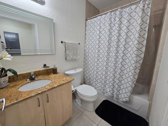 Unit 403 photo 52
