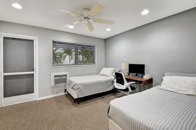 Unit 0150 photo 15