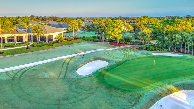 Willoughby Golf Club Residence photo 46