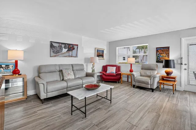 Residence photo 4