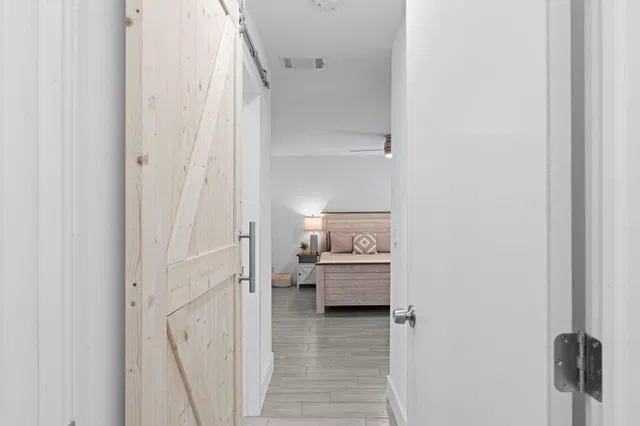 Residence photo 12
