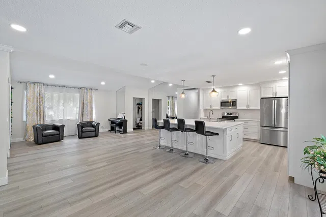  Residence photo 5