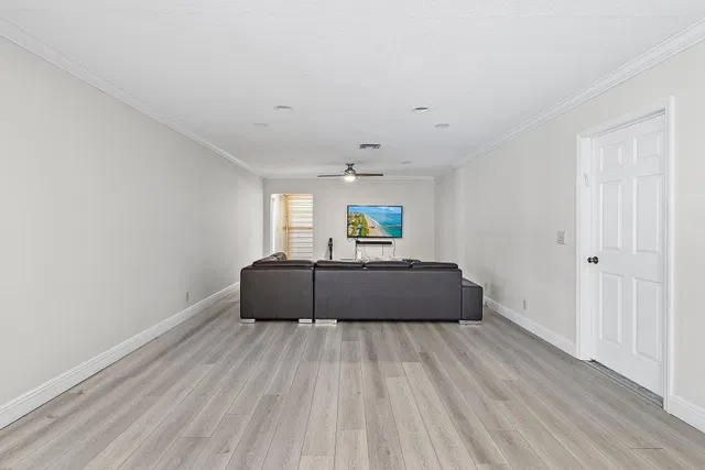  Residence photo 6