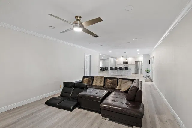  Residence photo 9