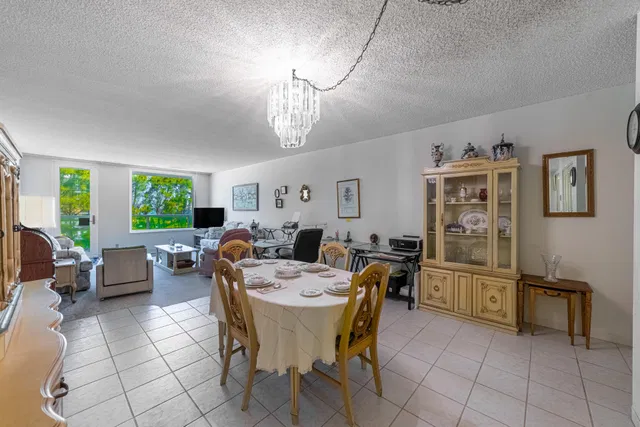 The Patrician of Palm Beach Unit 206 photo 4
