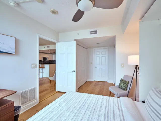 610 Clematis Unit 522 photo 22