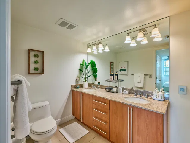 610 Clematis Unit 522 photo 42