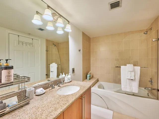 610 Clematis Unit 522 photo 44