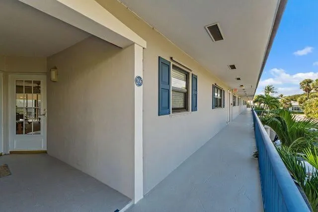 Unit H207 photo 2