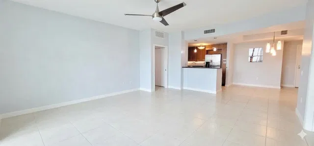 The Whitney Unit 519 photo 5