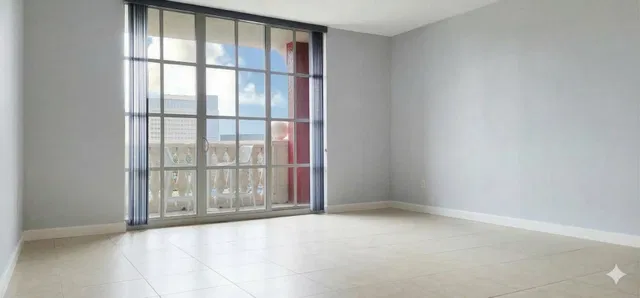 The Whitney Unit 519 photo 9