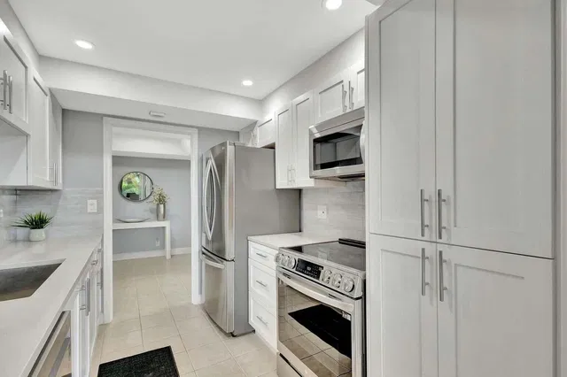 Water Glades Unit 2b photo 8