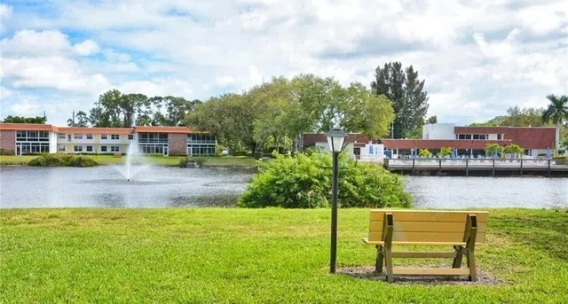 Unit 3-311 photo 4