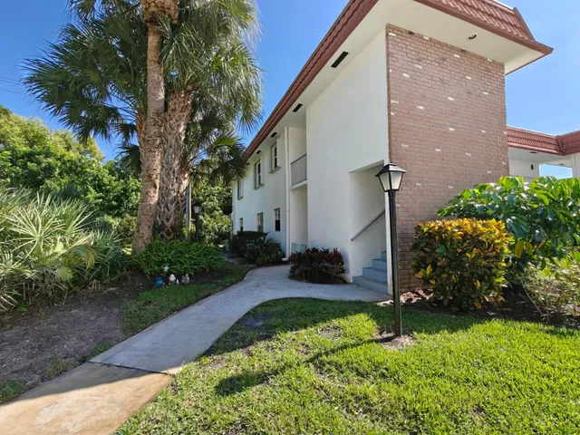 Unit 3-311 photo 14