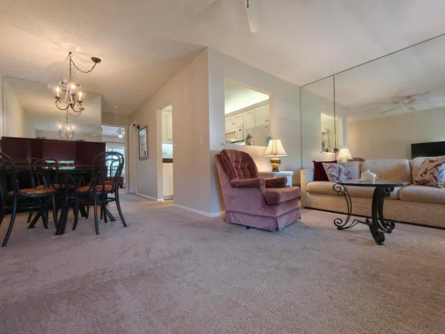Unit 3-311 photo 24