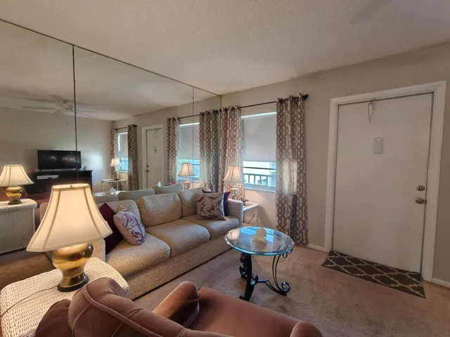 Unit 3-311 photo 26
