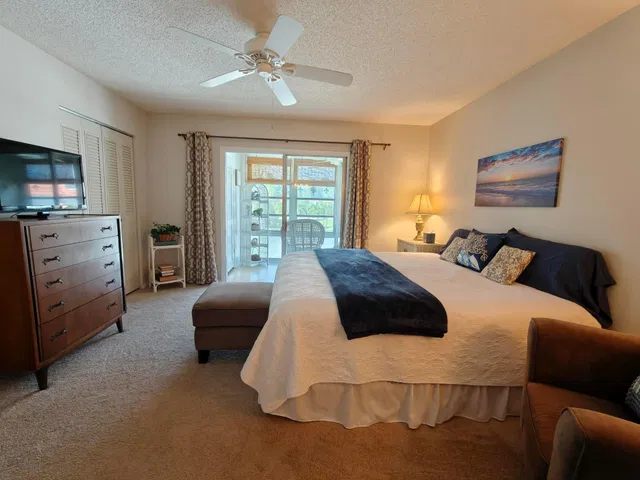 Unit 3-311 photo 28
