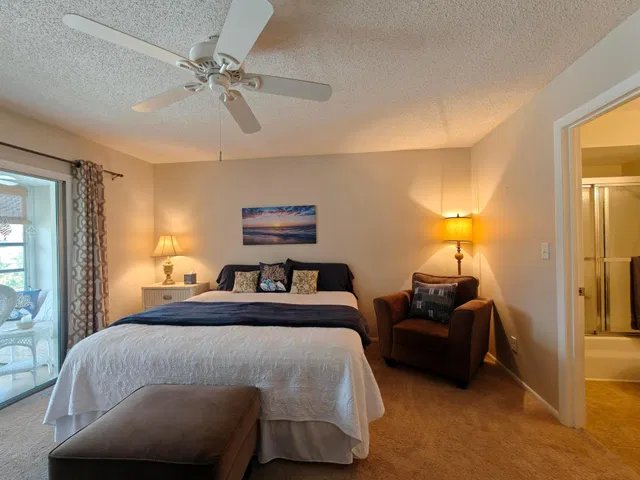 Unit 3-311 photo 33