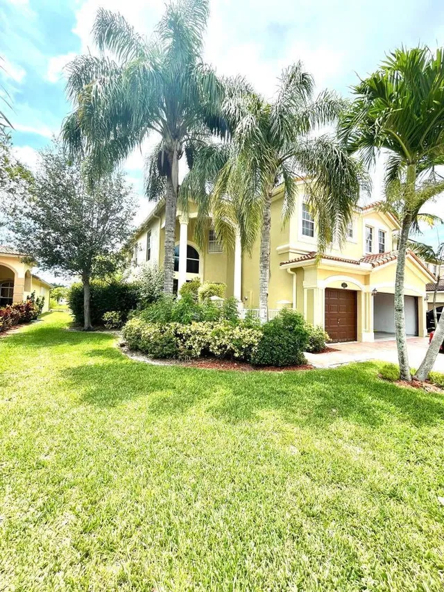 Residence photo 2