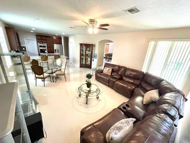 Residence photo 9