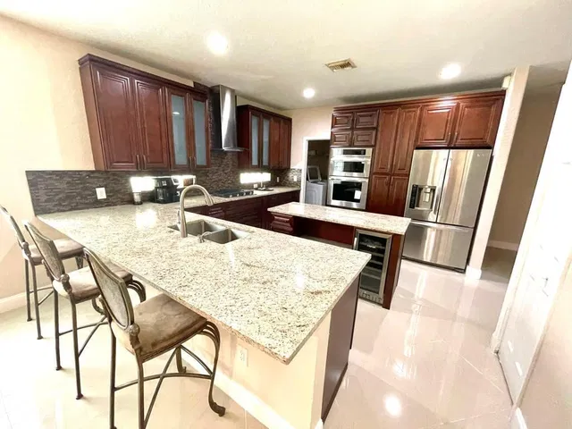 Residence photo 11
