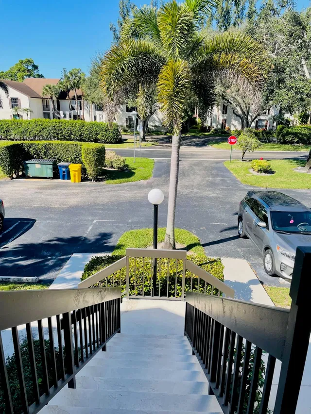 Unit 3204 photo 3