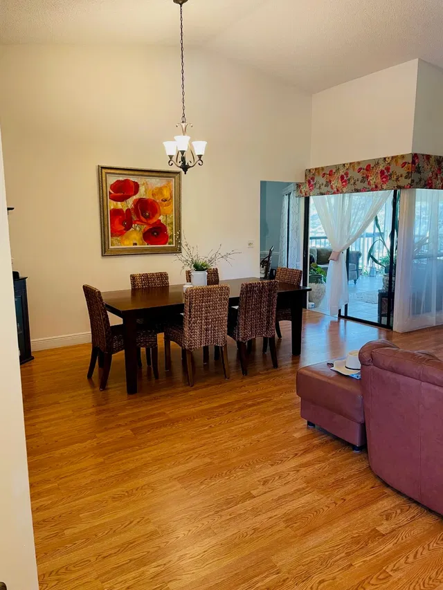 Unit 3204 photo 9