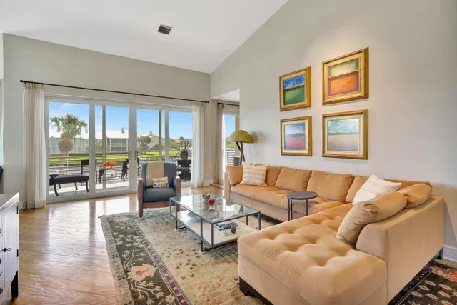 Admirals Cove Residence photo 10