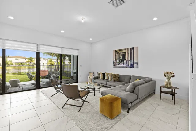 Boca Bridges Residence photo 6