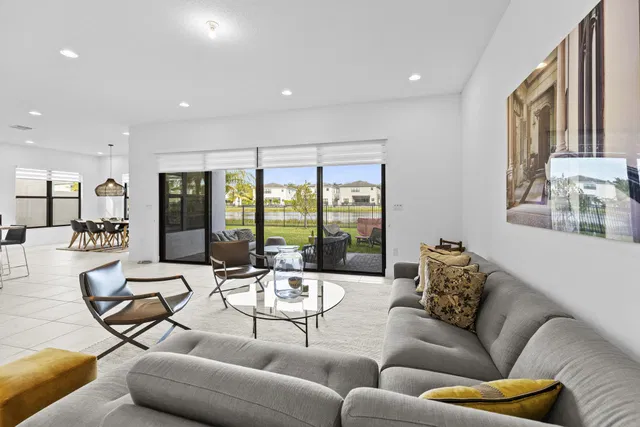 Boca Bridges Residence photo 7