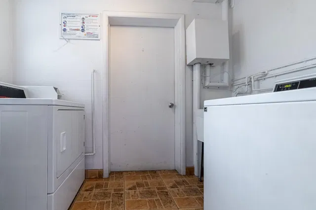  Unit 302 photo 40