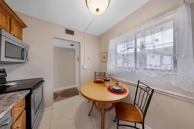 Unit 317 photo 5