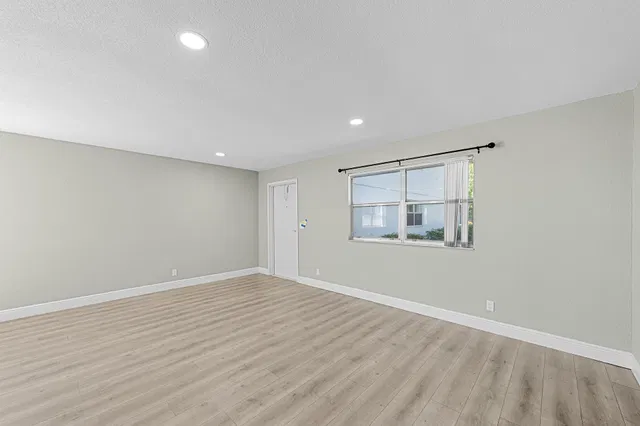 Residence photo 8