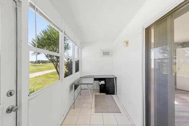 Residence photo 30