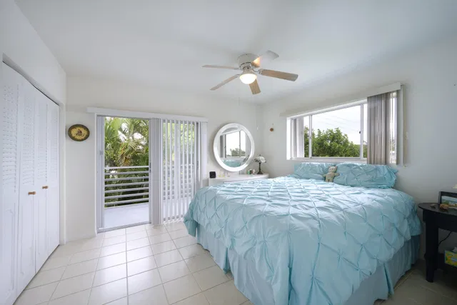 Unit 208 photo 11