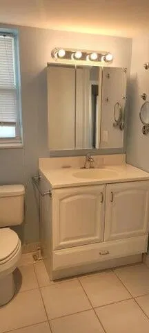 Unit 200 photo 12