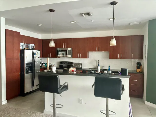 The Edge Unit 906 photo 5