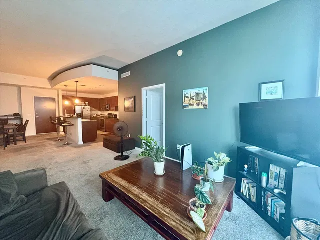 The Edge Unit 906 photo 9