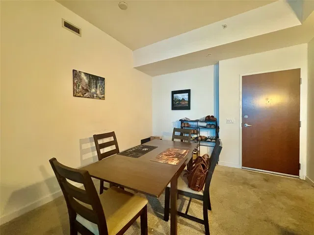 The Edge Unit 906 photo 10
