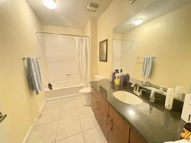 The Edge Unit 906 photo 12