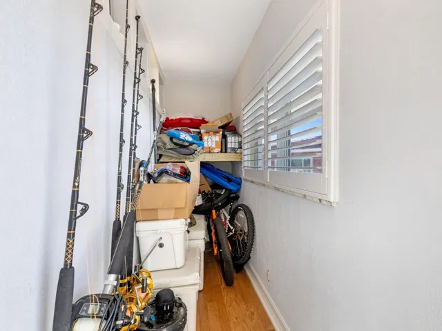 Unit 2140 photo 21
