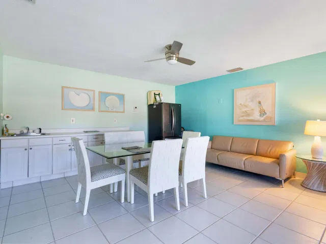 Unit 2140 photo 25