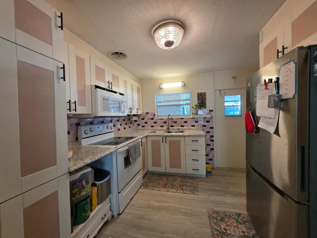  Residence photo 9