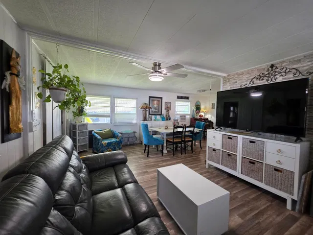  Residence photo 11