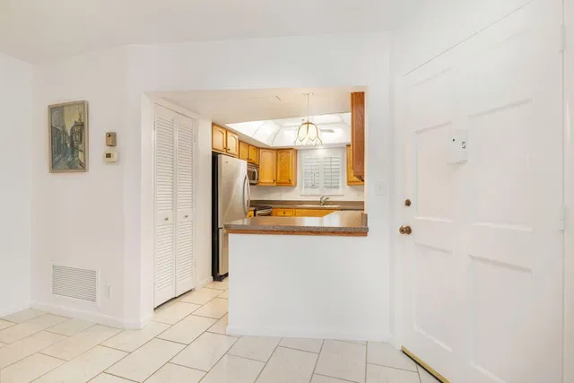 Unit 402 photo 29