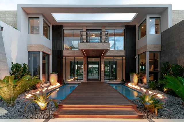 Residence photo 2