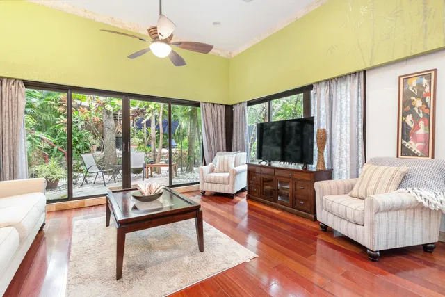 Grandview Heights Residence photo 21