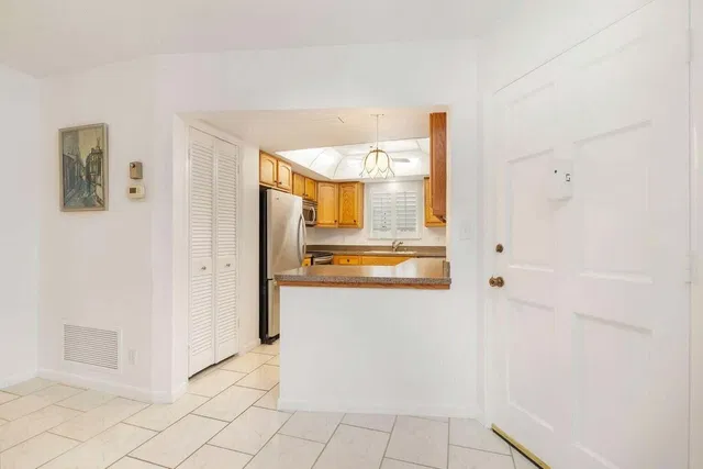  Unit 402 photo 29